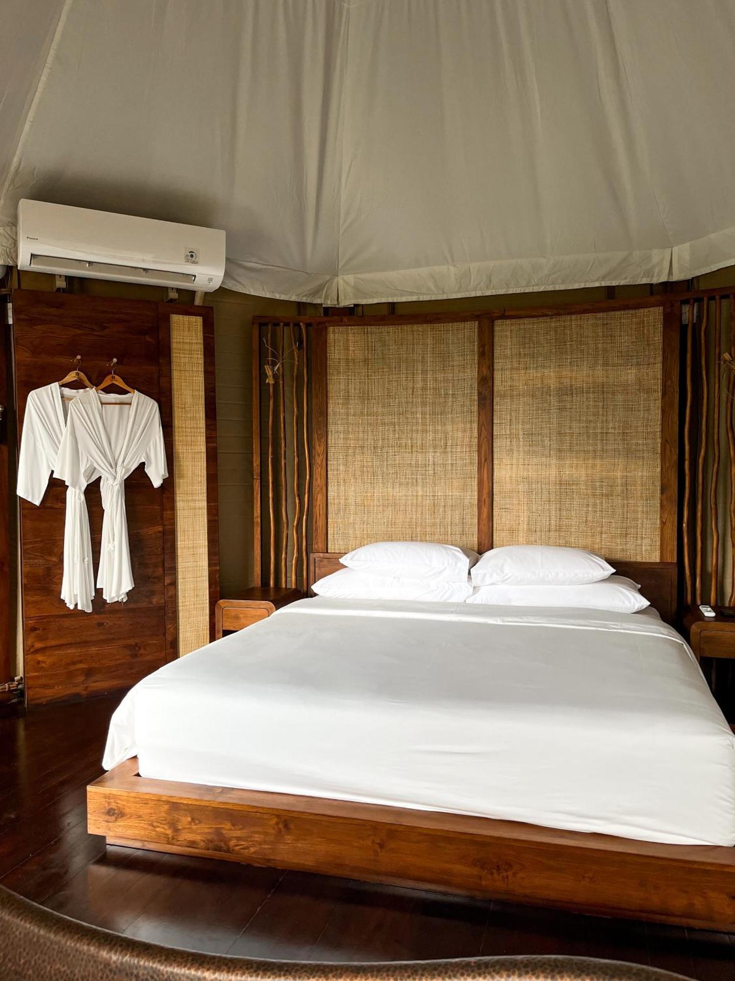 와파 디 우메 시데멘 외부 사진 A guest room at the resort